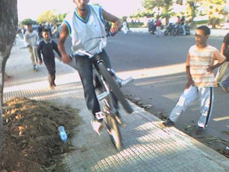 c moi je me defoul un peu avant de prendr sert1 moto joli text lool